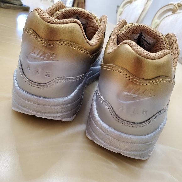 Nike Air Max 1 LX - Picture 7 of 12